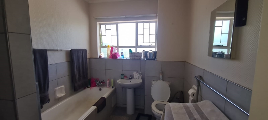 2 Bedroom Property for Sale in Villieria Gauteng