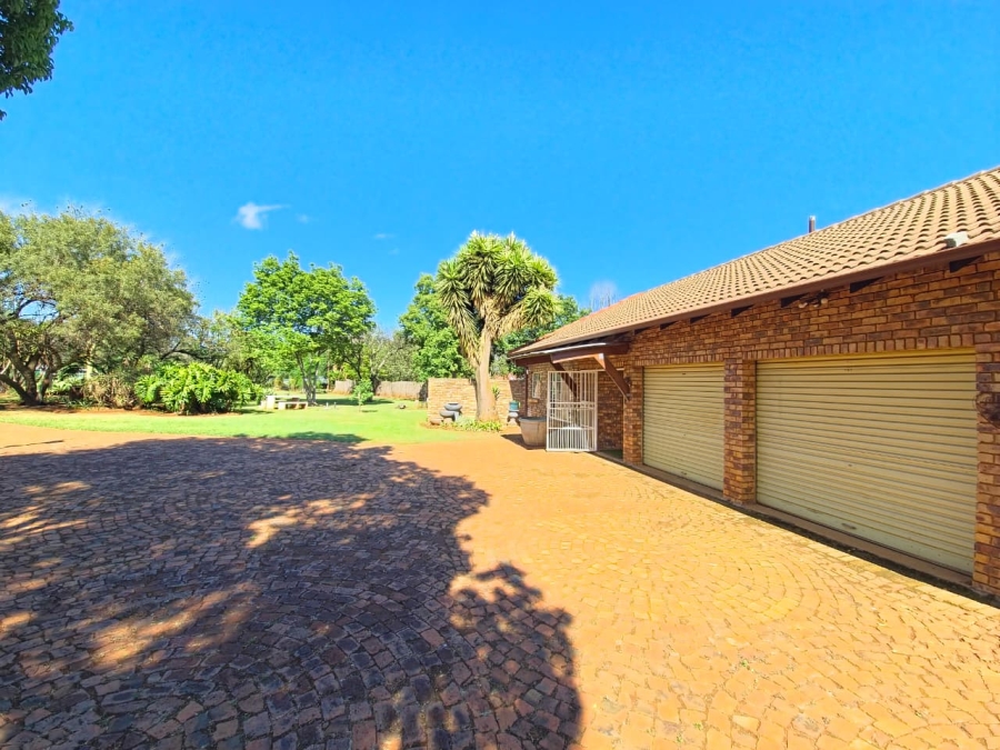 To Let 4 Bedroom Property for Rent in Kameeldrift West Gauteng