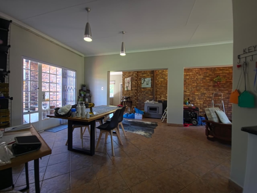 To Let 4 Bedroom Property for Rent in Kameeldrift West Gauteng