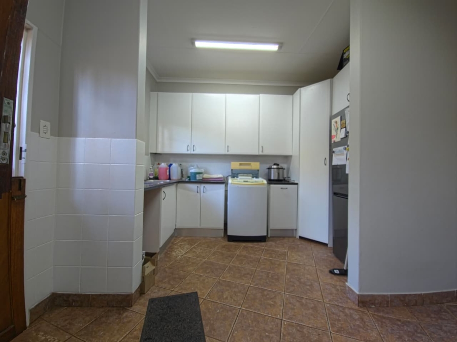 To Let 4 Bedroom Property for Rent in Kameeldrift West Gauteng