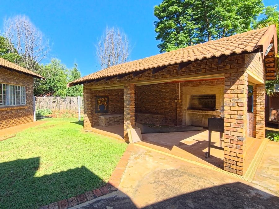 To Let 4 Bedroom Property for Rent in Kameeldrift West Gauteng