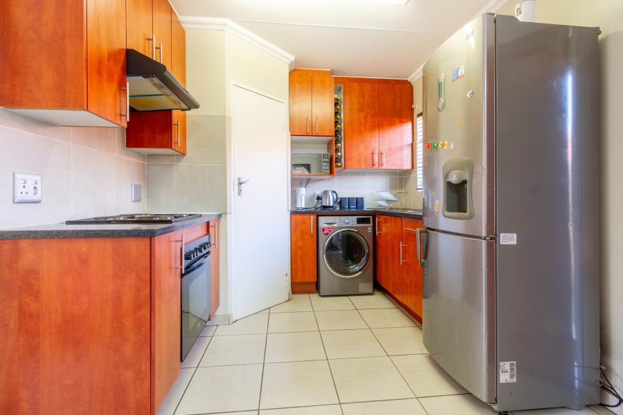 To Let 2 Bedroom Property for Rent in Equestria Gauteng