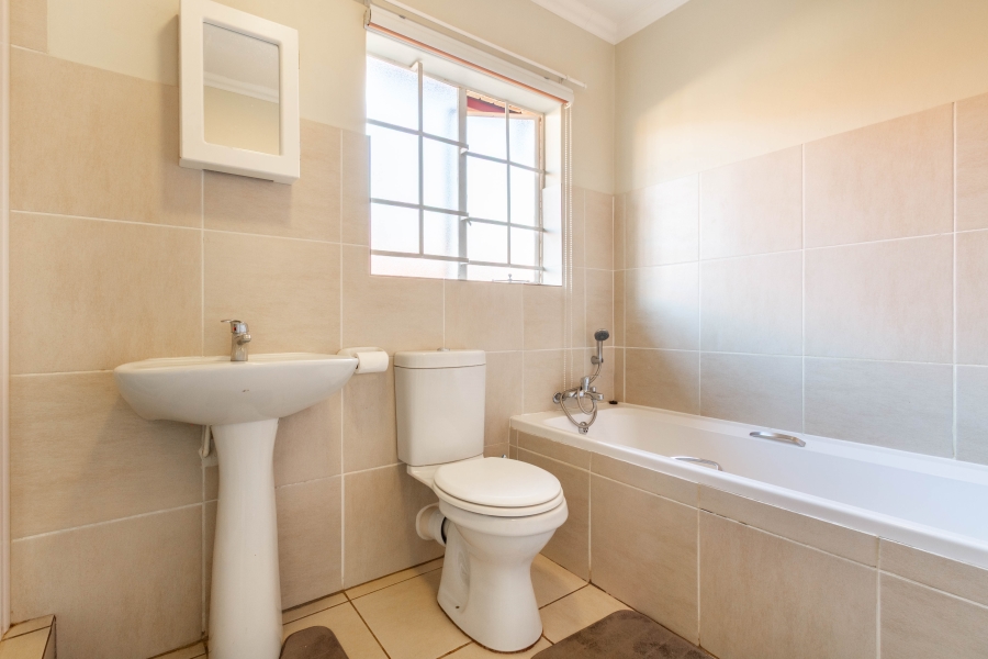 To Let 2 Bedroom Property for Rent in Equestria Gauteng