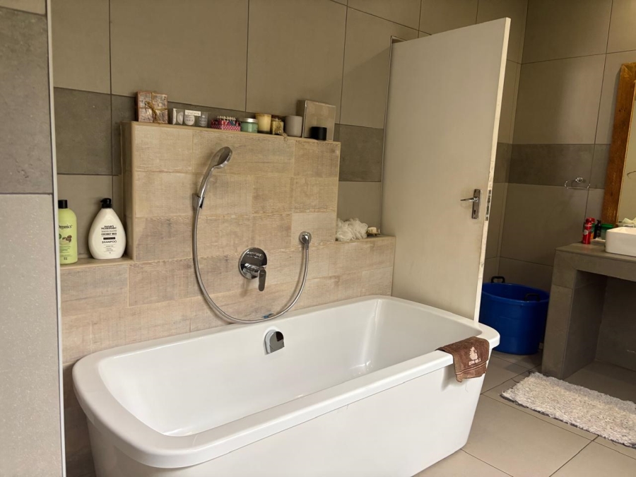 To Let 3 Bedroom Property for Rent in Rietfontein Gauteng