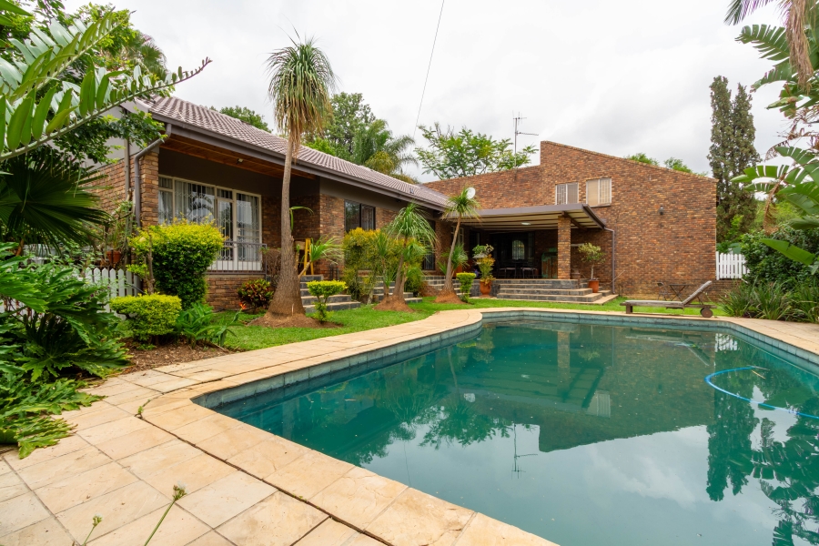 4 Bedroom Property for Sale in Garsfontein Gauteng