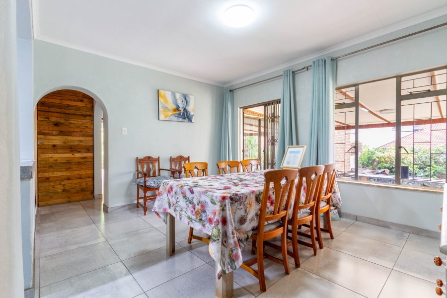 4 Bedroom Property for Sale in Garsfontein Gauteng