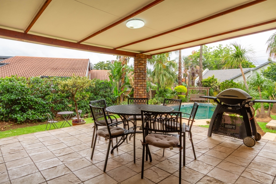 4 Bedroom Property for Sale in Garsfontein Gauteng