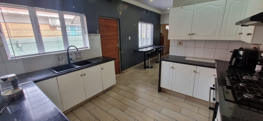 4 Bedroom Property for Sale in Queenswood Gauteng