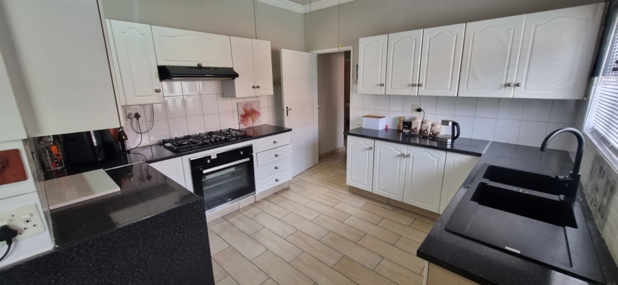4 Bedroom Property for Sale in Queenswood Gauteng