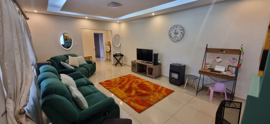 4 Bedroom Property for Sale in Queenswood Gauteng