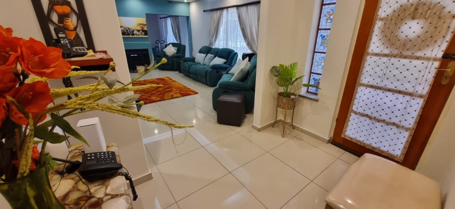 4 Bedroom Property for Sale in Queenswood Gauteng