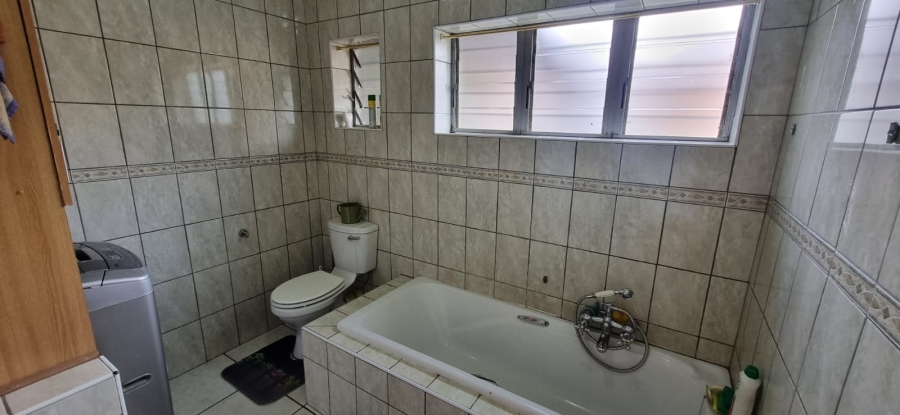 4 Bedroom Property for Sale in Queenswood Gauteng