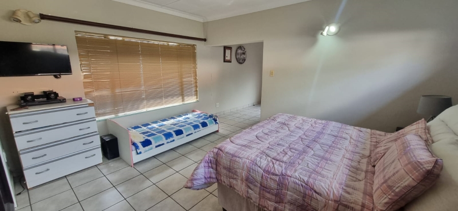 4 Bedroom Property for Sale in Queenswood Gauteng