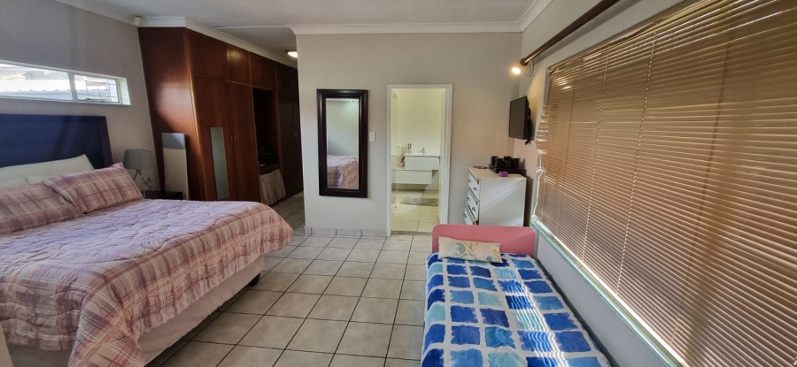 4 Bedroom Property for Sale in Queenswood Gauteng