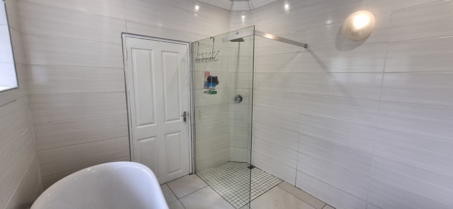 4 Bedroom Property for Sale in Queenswood Gauteng