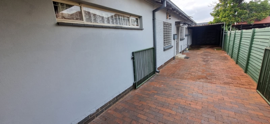4 Bedroom Property for Sale in Queenswood Gauteng