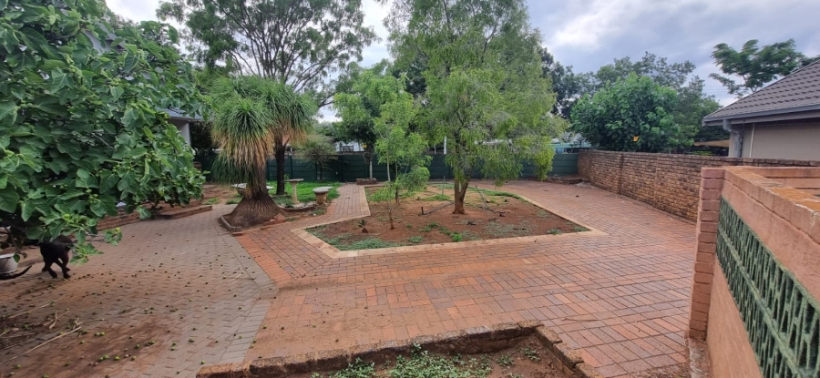 4 Bedroom Property for Sale in Queenswood Gauteng