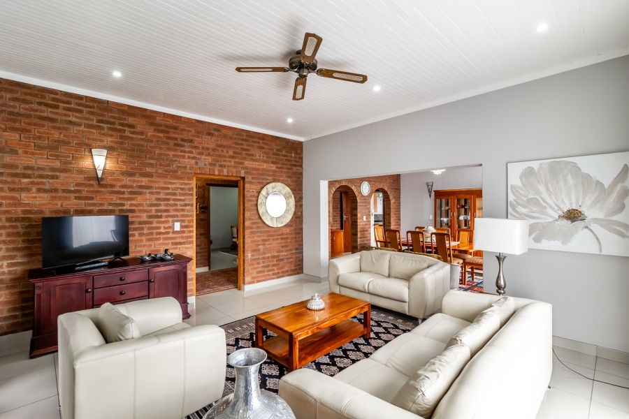 5 Bedroom Property for Sale in Rietfontein Gauteng