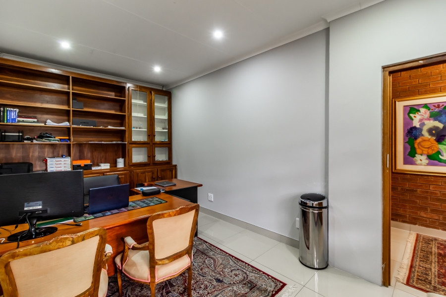 5 Bedroom Property for Sale in Rietfontein Gauteng