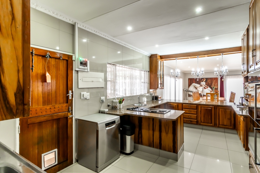 5 Bedroom Property for Sale in Rietfontein Gauteng