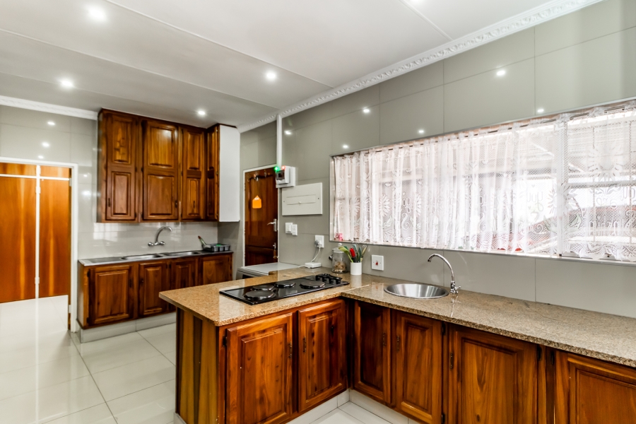 5 Bedroom Property for Sale in Rietfontein Gauteng