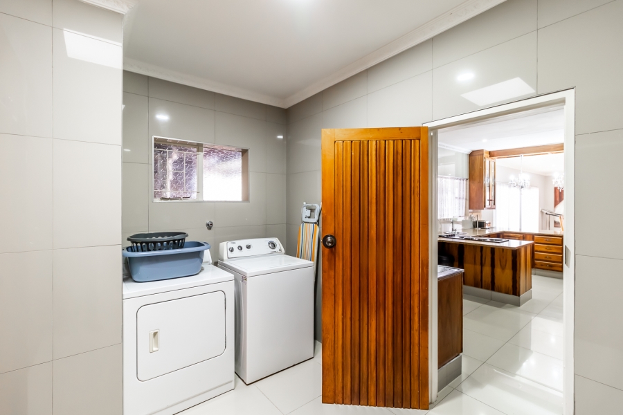 5 Bedroom Property for Sale in Rietfontein Gauteng