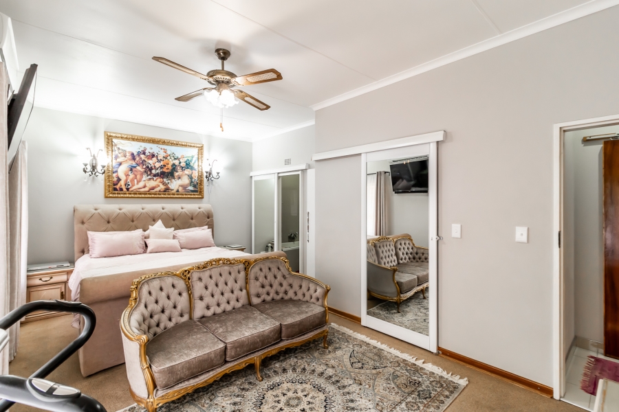 5 Bedroom Property for Sale in Rietfontein Gauteng