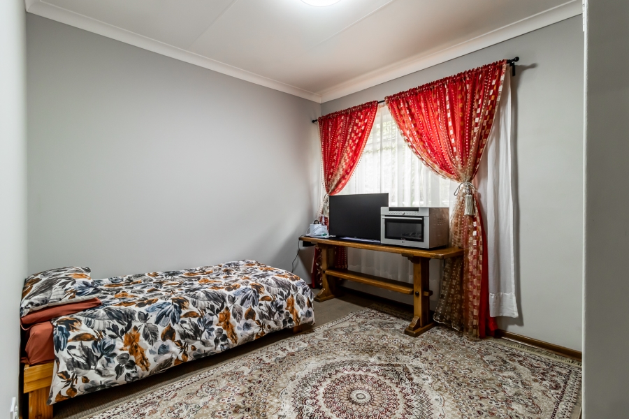 5 Bedroom Property for Sale in Rietfontein Gauteng