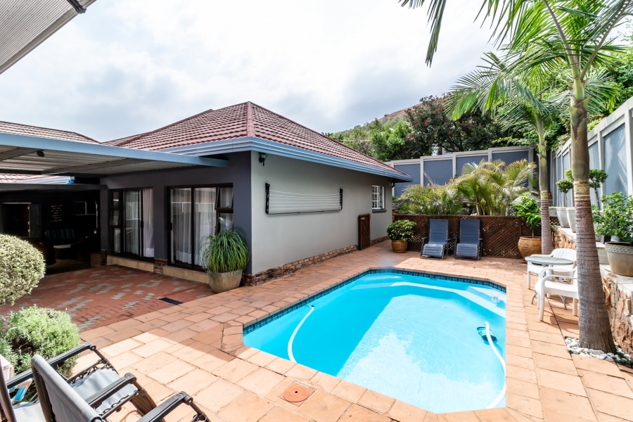 5 Bedroom Property for Sale in Rietfontein Gauteng