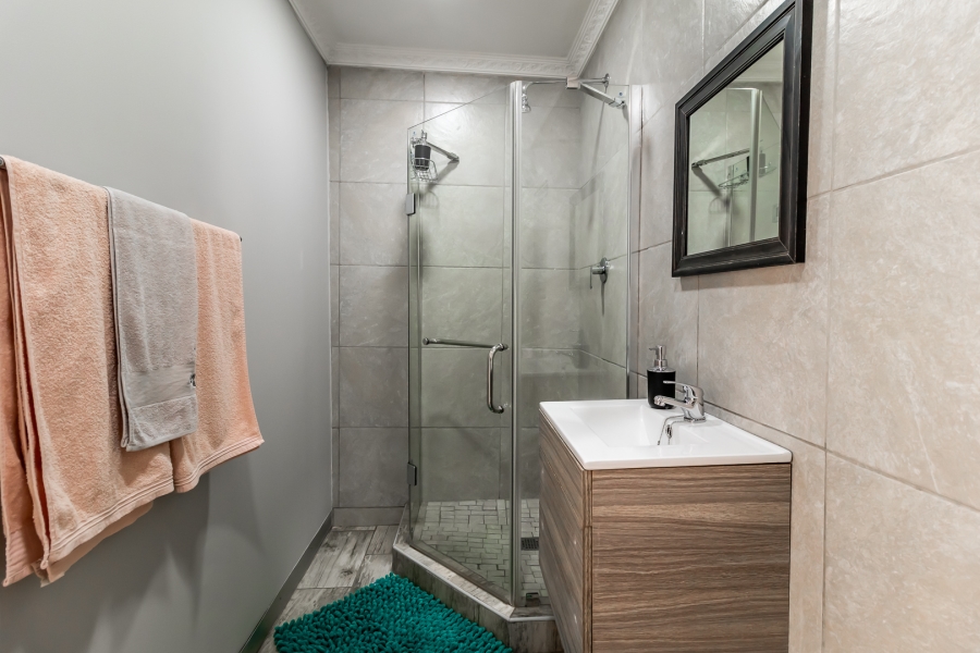 5 Bedroom Property for Sale in Rietfontein Gauteng