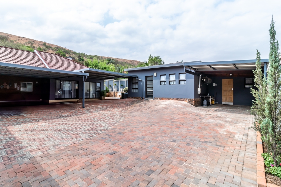 5 Bedroom Property for Sale in Rietfontein Gauteng