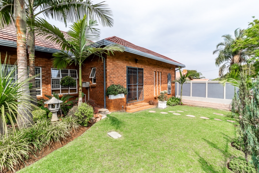 5 Bedroom Property for Sale in Rietfontein Gauteng