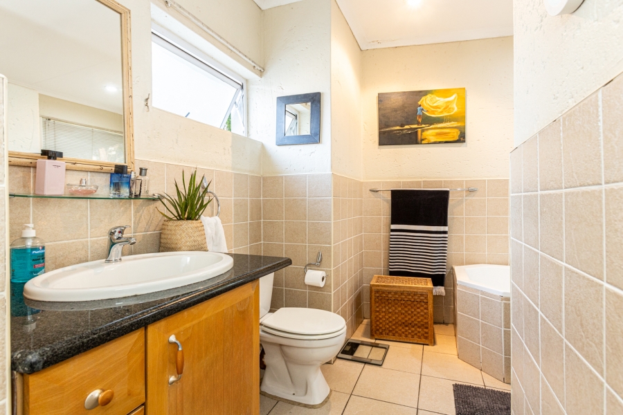 4 Bedroom Property for Sale in Silver Lakes Golf Estate Gauteng