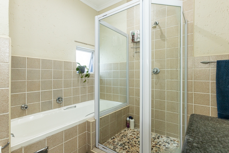 4 Bedroom Property for Sale in Silver Lakes Golf Estate Gauteng