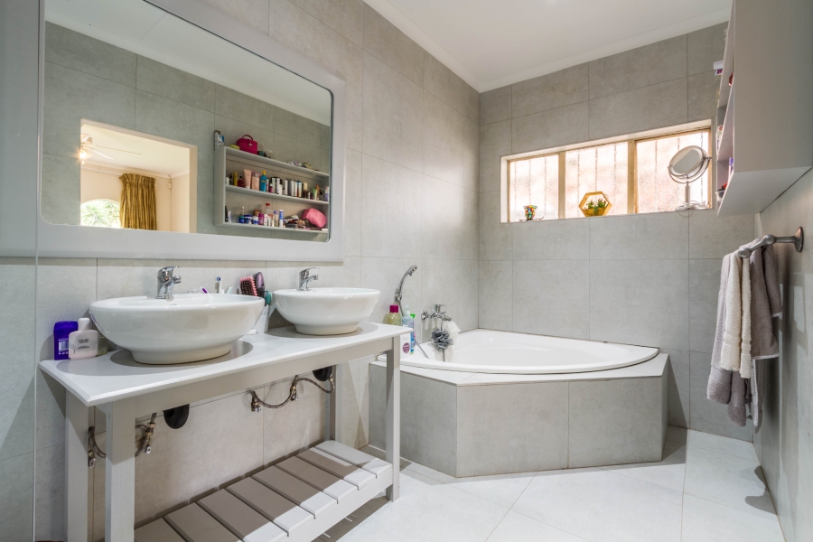 3 Bedroom Property for Sale in Murrayfield Gauteng