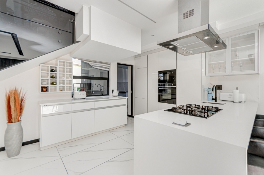 To Let 3 Bedroom Property for Rent in Broadacres Gauteng