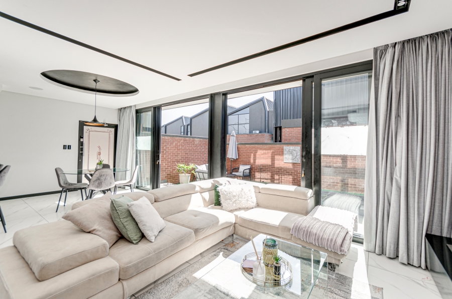 To Let 3 Bedroom Property for Rent in Broadacres Gauteng