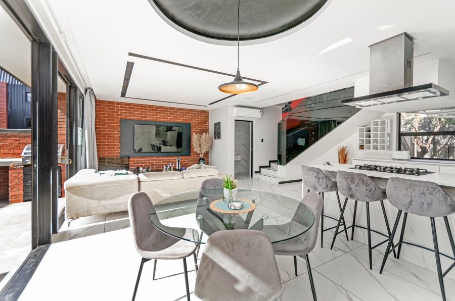 To Let 3 Bedroom Property for Rent in Broadacres Gauteng