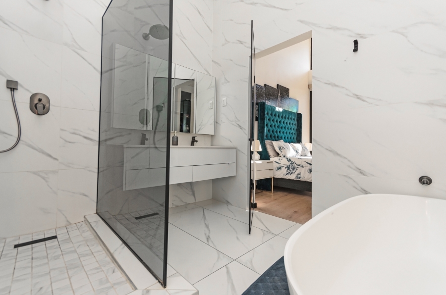 To Let 3 Bedroom Property for Rent in Broadacres Gauteng