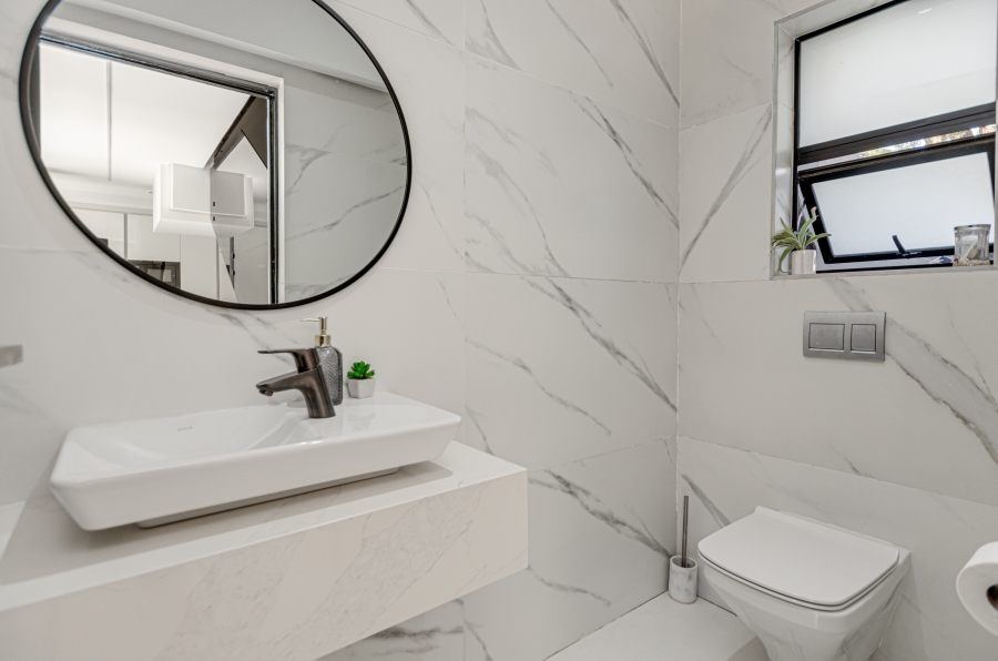 To Let 3 Bedroom Property for Rent in Broadacres Gauteng