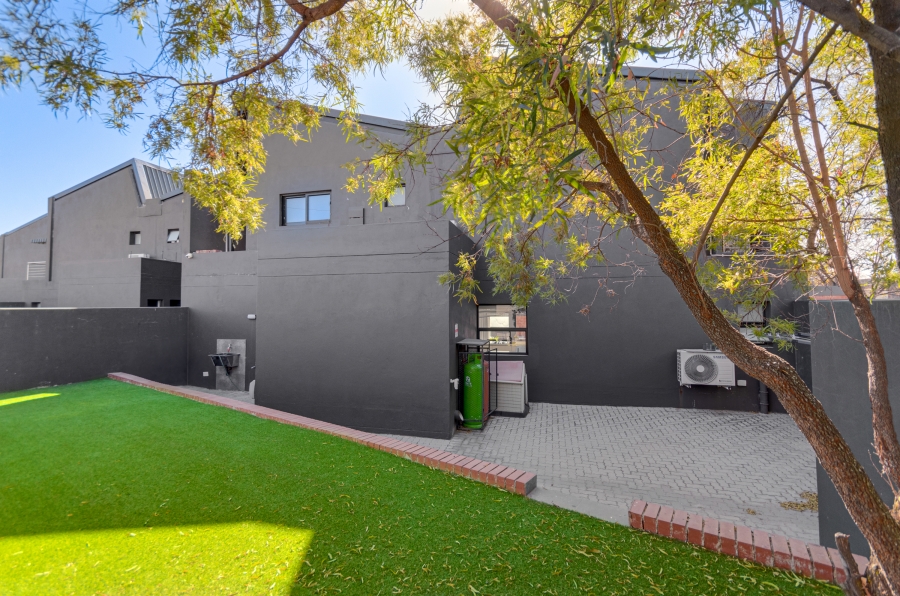 To Let 3 Bedroom Property for Rent in Broadacres Gauteng