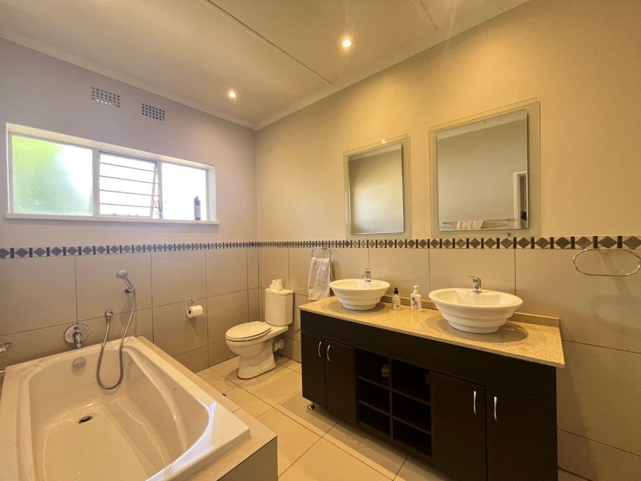 To Let 2 Bedroom Property for Rent in Sandown Gauteng