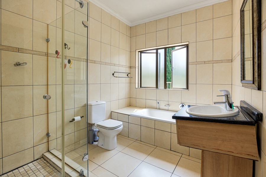 To Let 7 Bedroom Property for Rent in Dainfern Golf Estate Gauteng