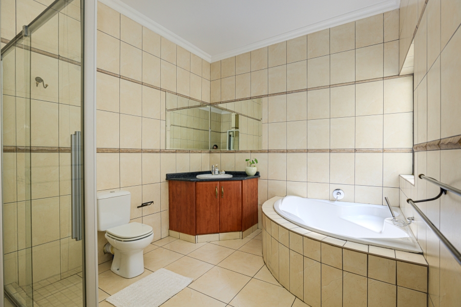 To Let 7 Bedroom Property for Rent in Dainfern Golf Estate Gauteng