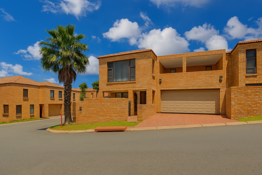 3 Bedroom Property for Sale in North Riding Gauteng