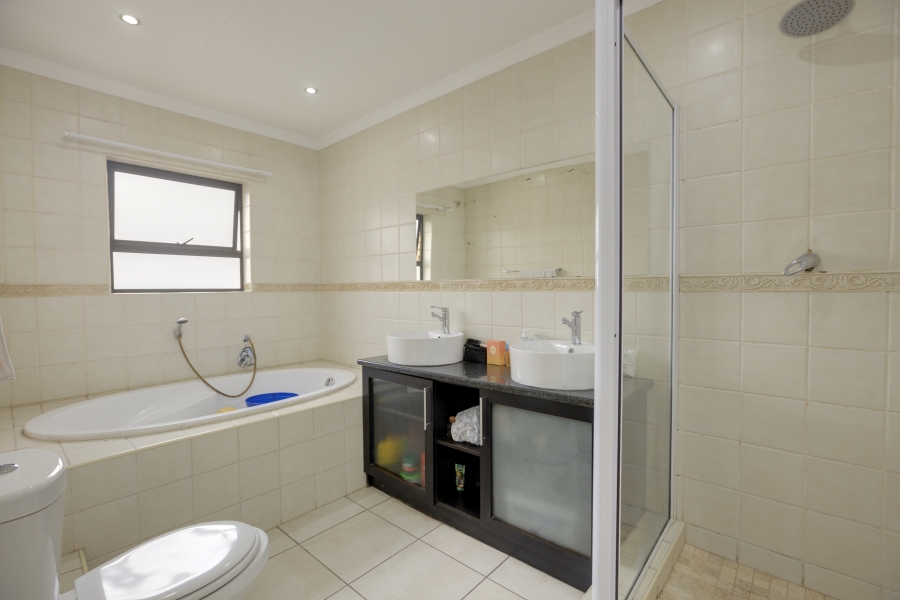 3 Bedroom Property for Sale in North Riding Gauteng