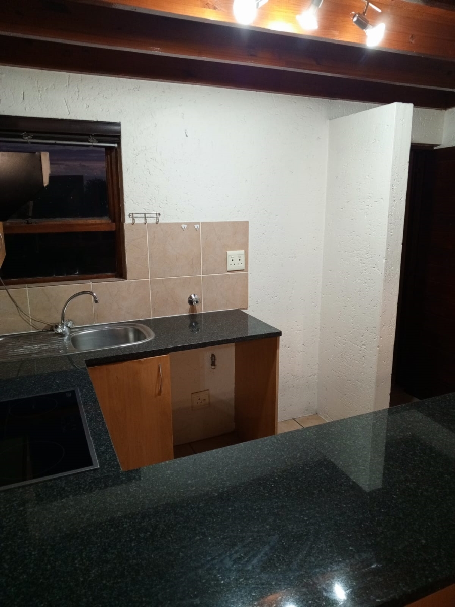 To Let 1 Bedroom Property for Rent in Lonehill Gauteng