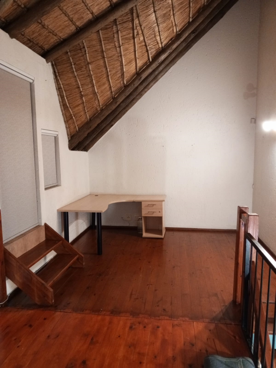 To Let 1 Bedroom Property for Rent in Lonehill Gauteng