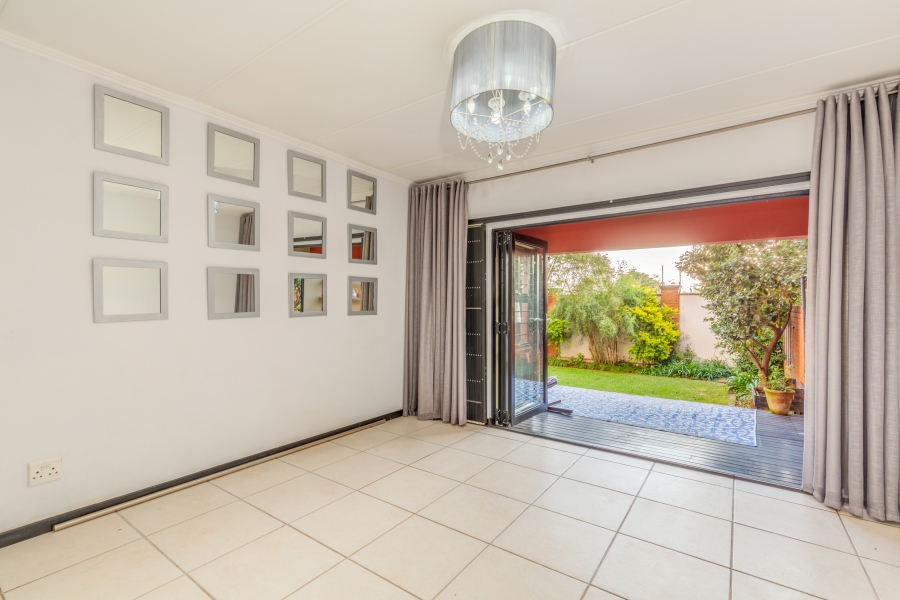 2 Bedroom Property for Sale in Douglasdale Gauteng