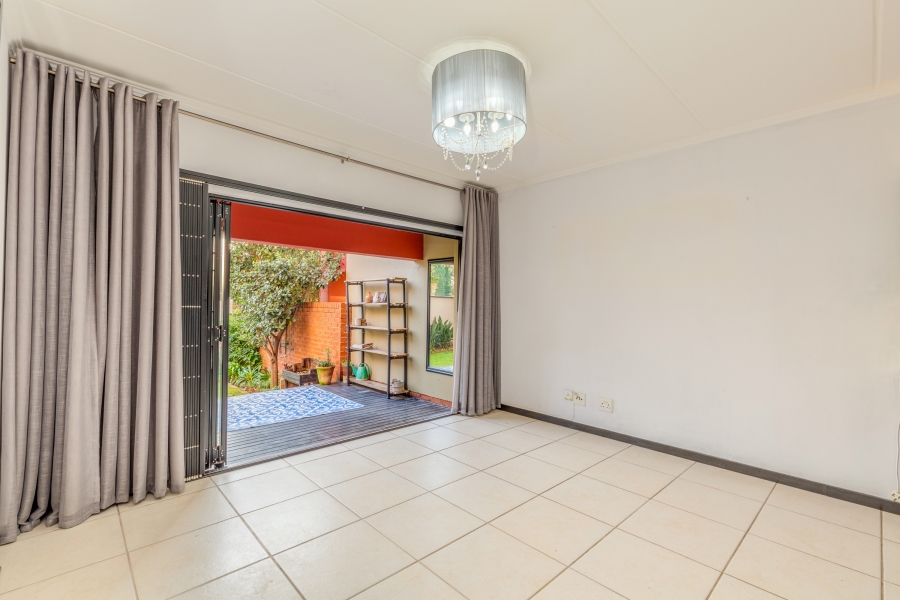 2 Bedroom Property for Sale in Douglasdale Gauteng